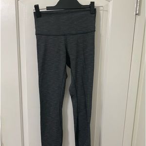 Lululemons leggings.